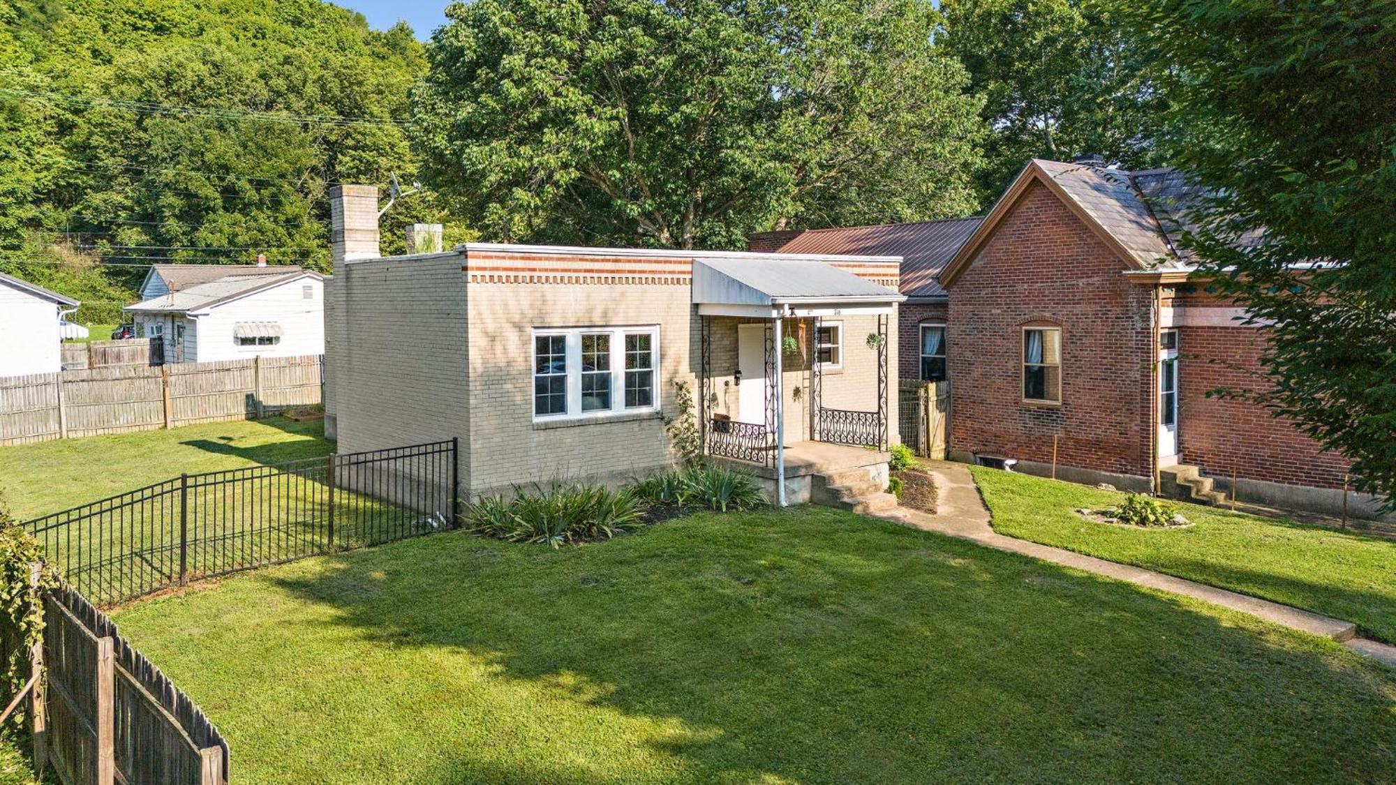 Unique Historic Bnb Madison Eksteriør billede
